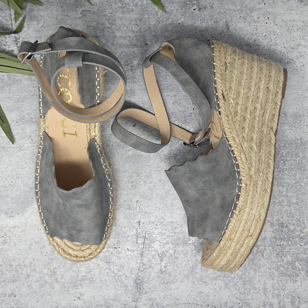 Ccocci Jade Gray Faux Suede Scalloped Upper Espadrille Platform Sandals Size 10